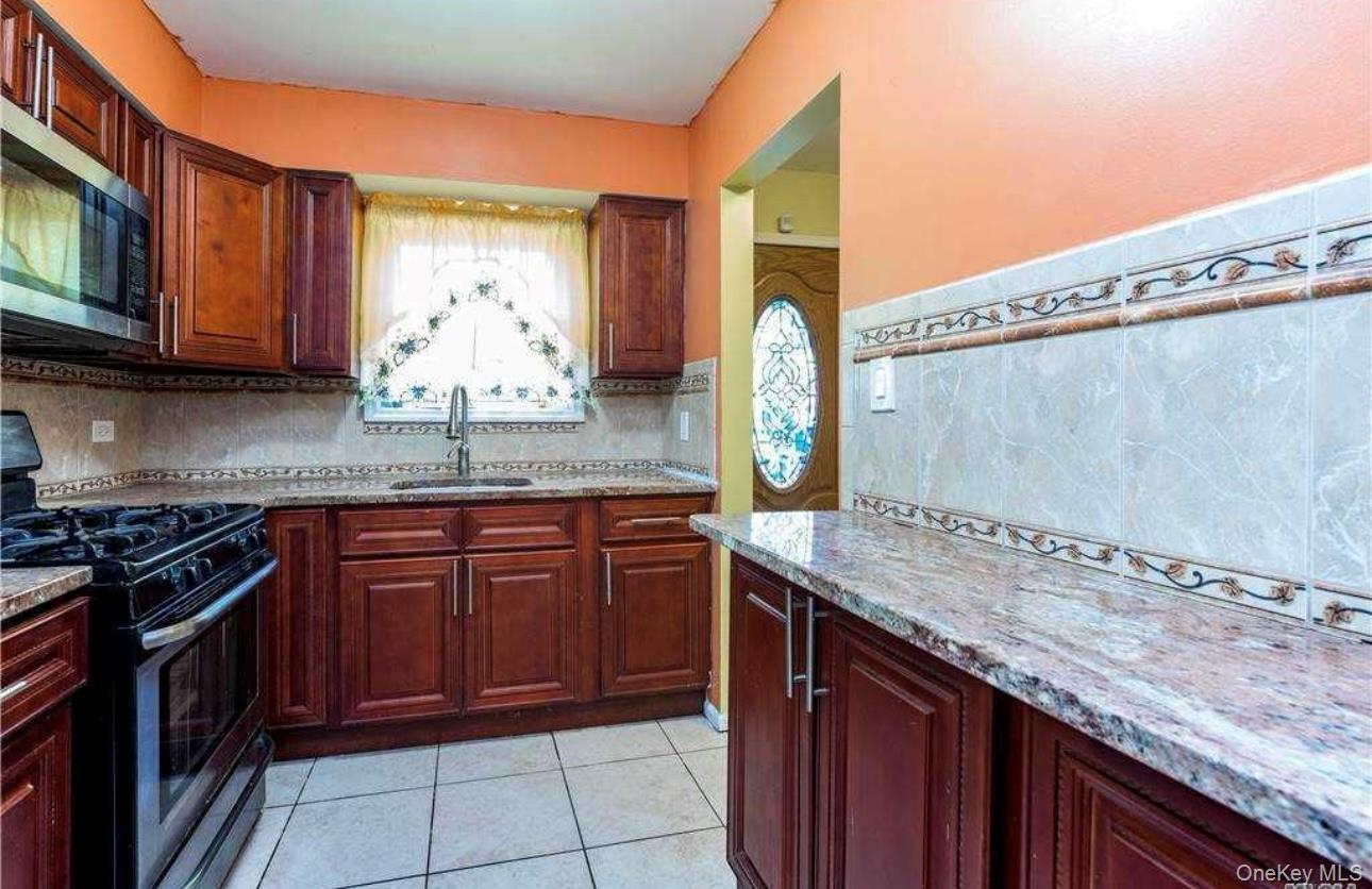 #6 photo, 120-06 Springfield Blvd., クイーンズ区 Cambria Heights , NY 11411