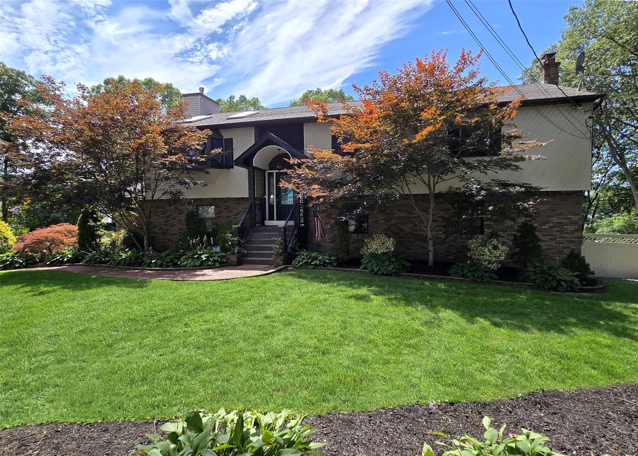 #1 photo, 10 Canoe Place, Ronkonkoma , NY 11779