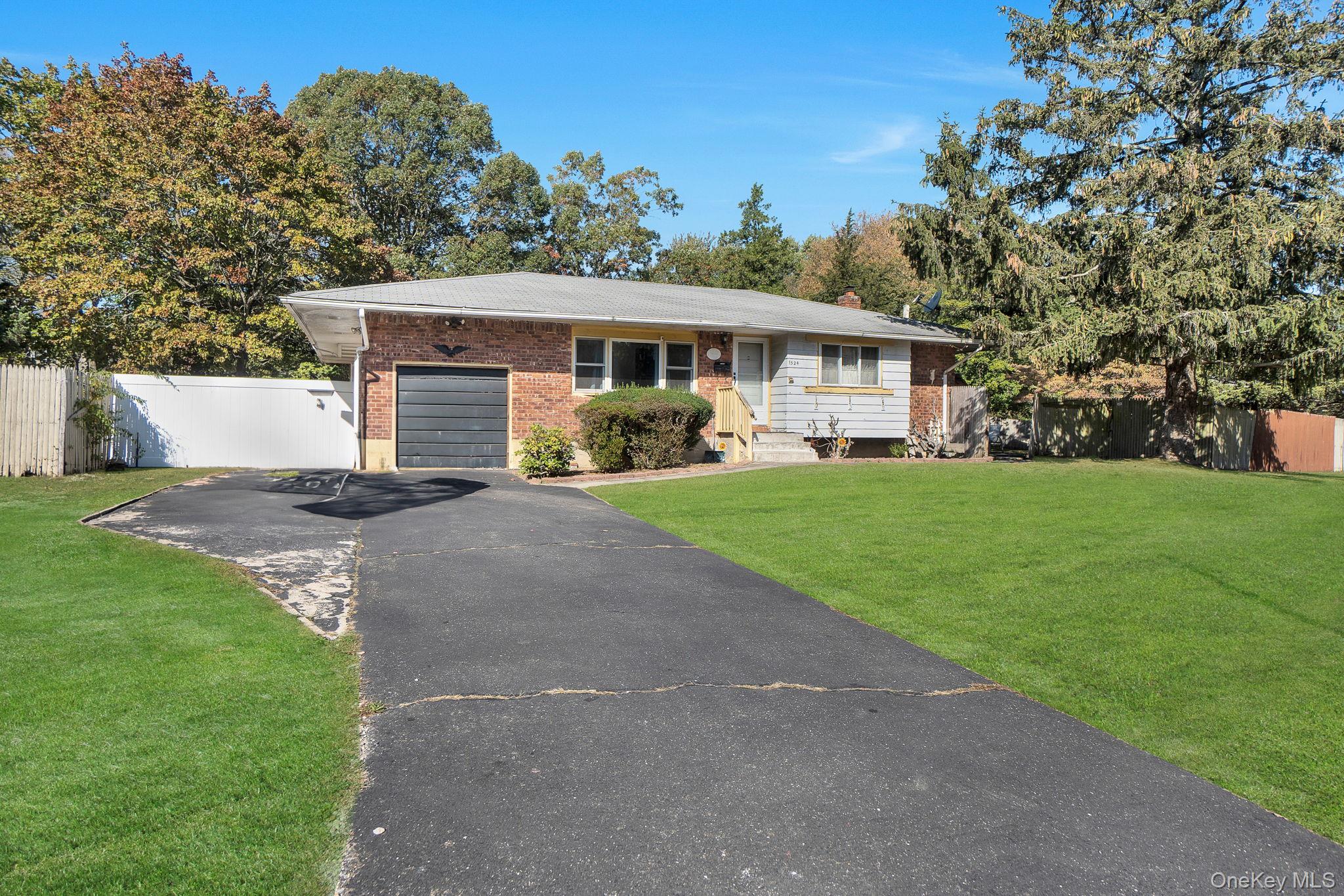 #4 photo, 1524 Pine Acres Boulevard, Bay Shore , NY 11706