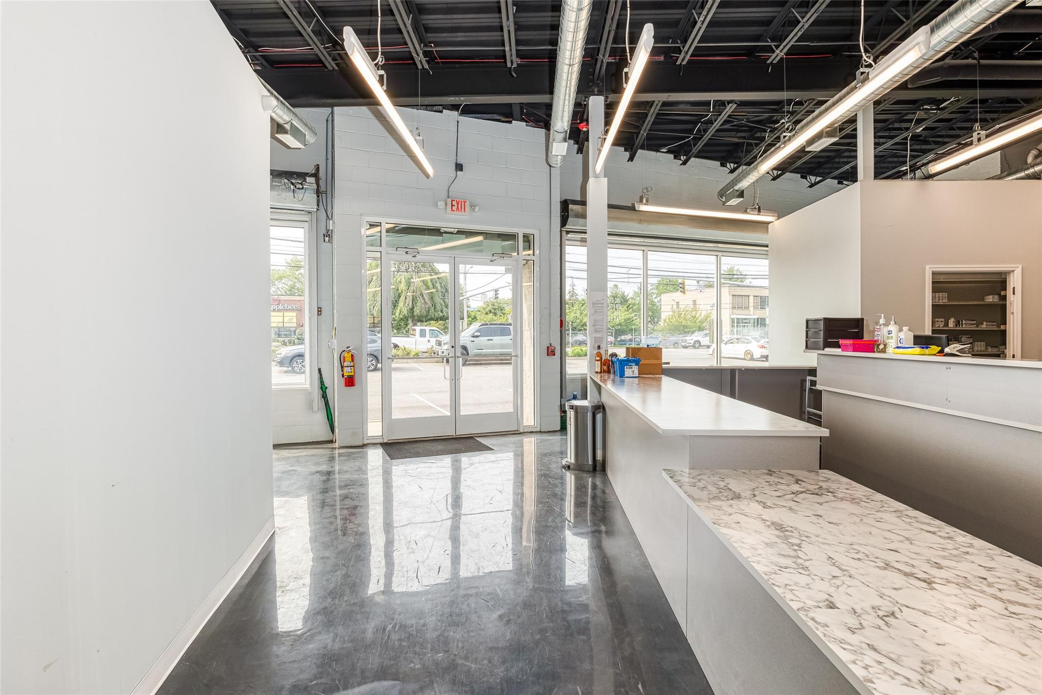 #4 photo, 2002 Jericho Turnpike, ナッソー郡 New Hyde Park , NY 11040