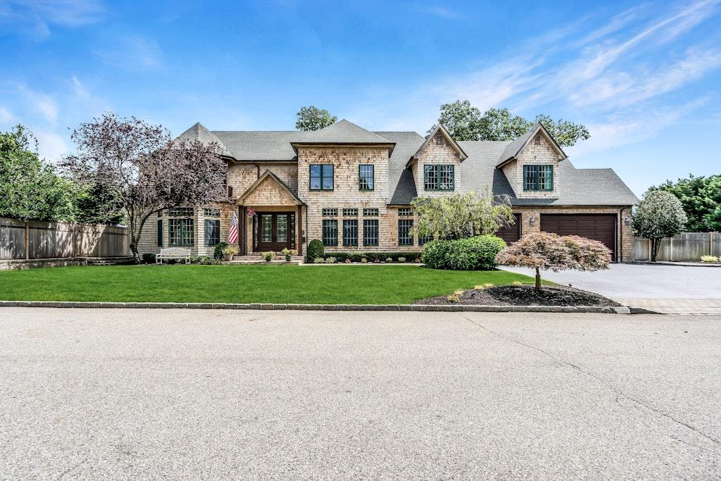 #1 photo, 137 Boylan Lane, Blue Point , NY 11715