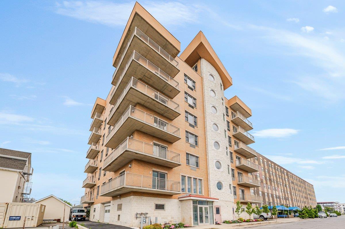 #1 photo, 661 W Broadway, Long Beach , NY 11561