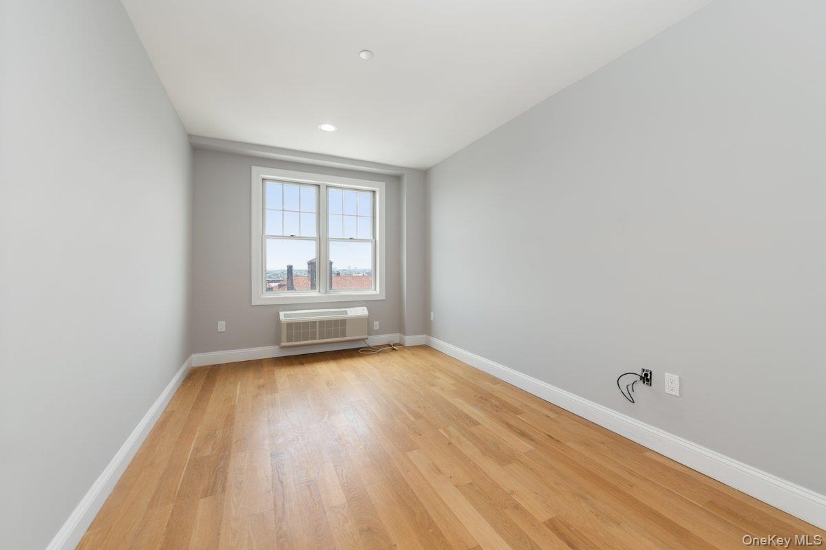 #17 photo, 661 W Broadway, ナッソー郡 Long Beach , NY 11561