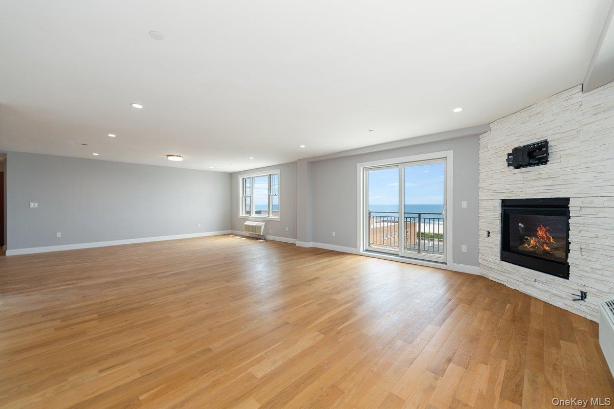 #9 photo, 661 W Broadway, ナッソー郡 Long Beach , NY 11561