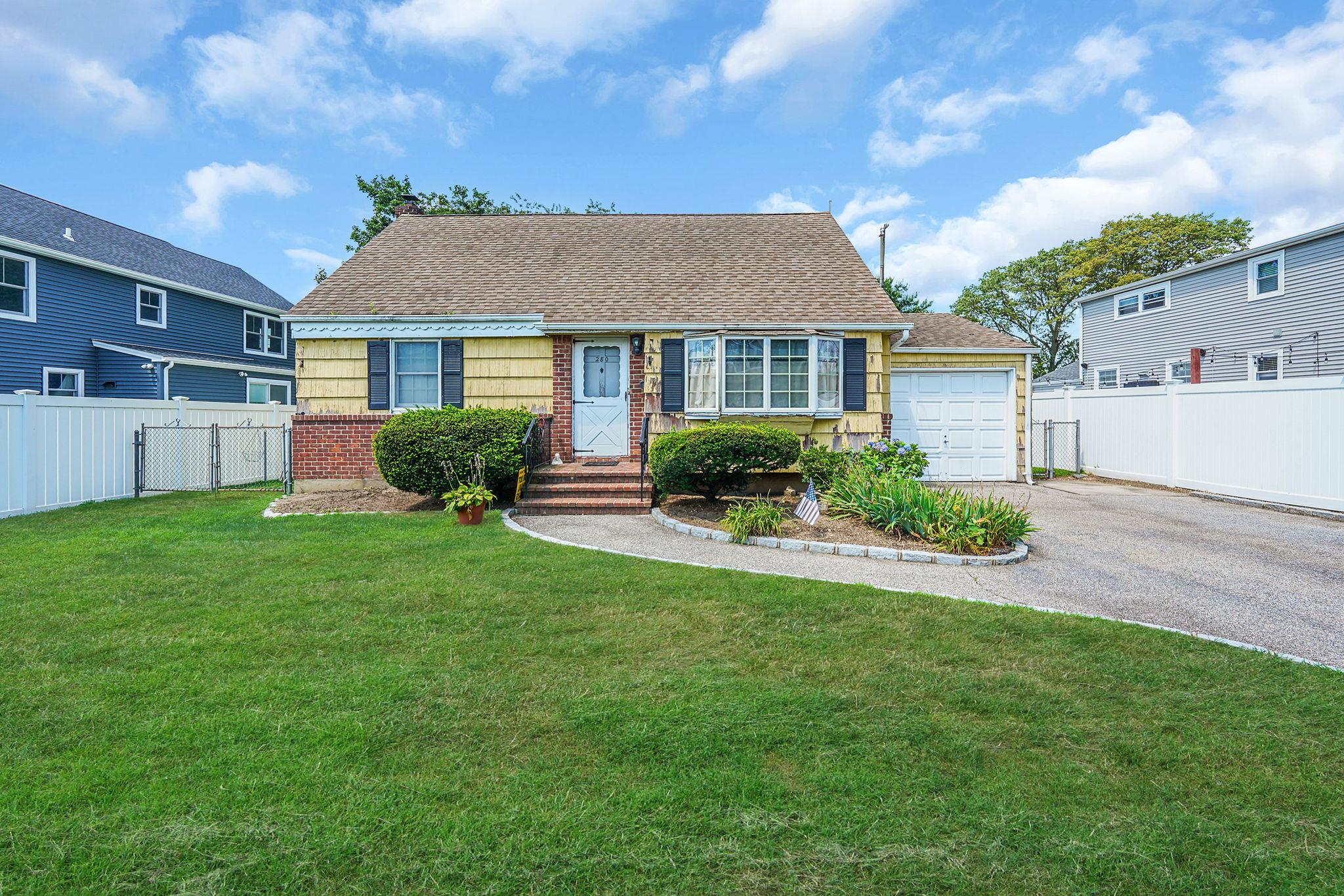 #1 photo, 280 Carol Drive, Massapequa Park , NY 11762