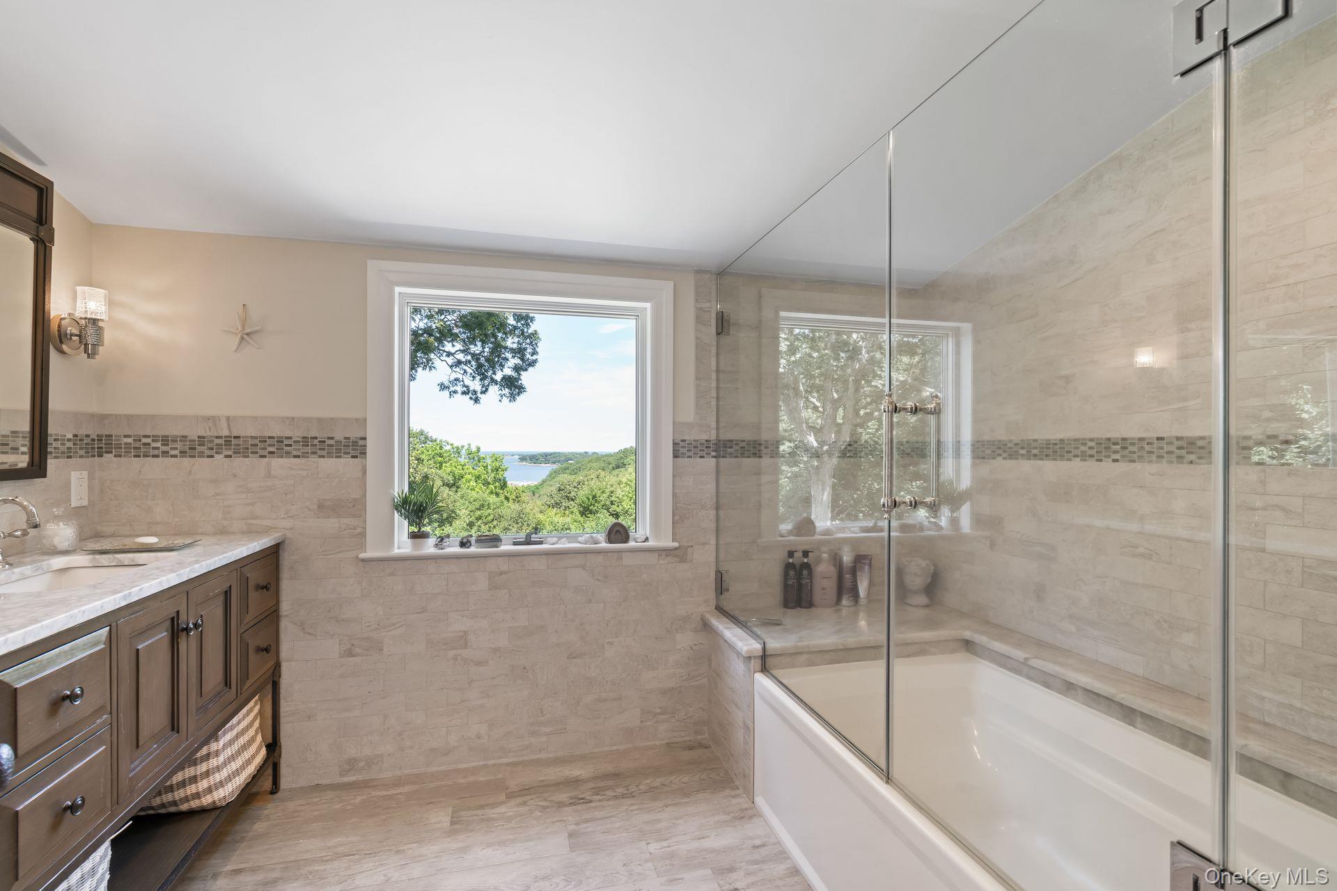 #15 photo, 14 Thorman Lane, サフォーク郡 Huntington , NY 11743