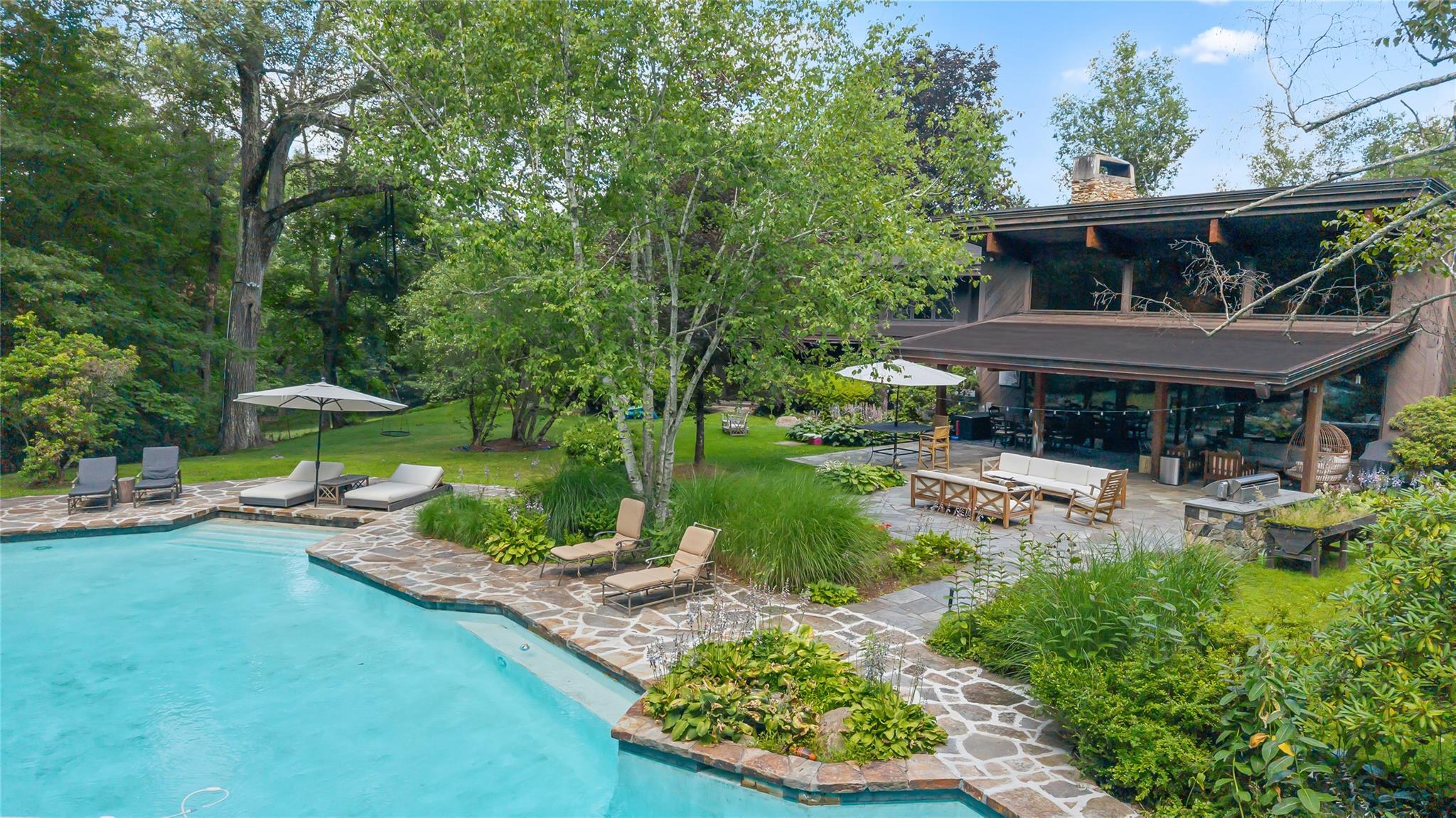 #1 photo, 37 Sarles Street, Armonk , NY 10504