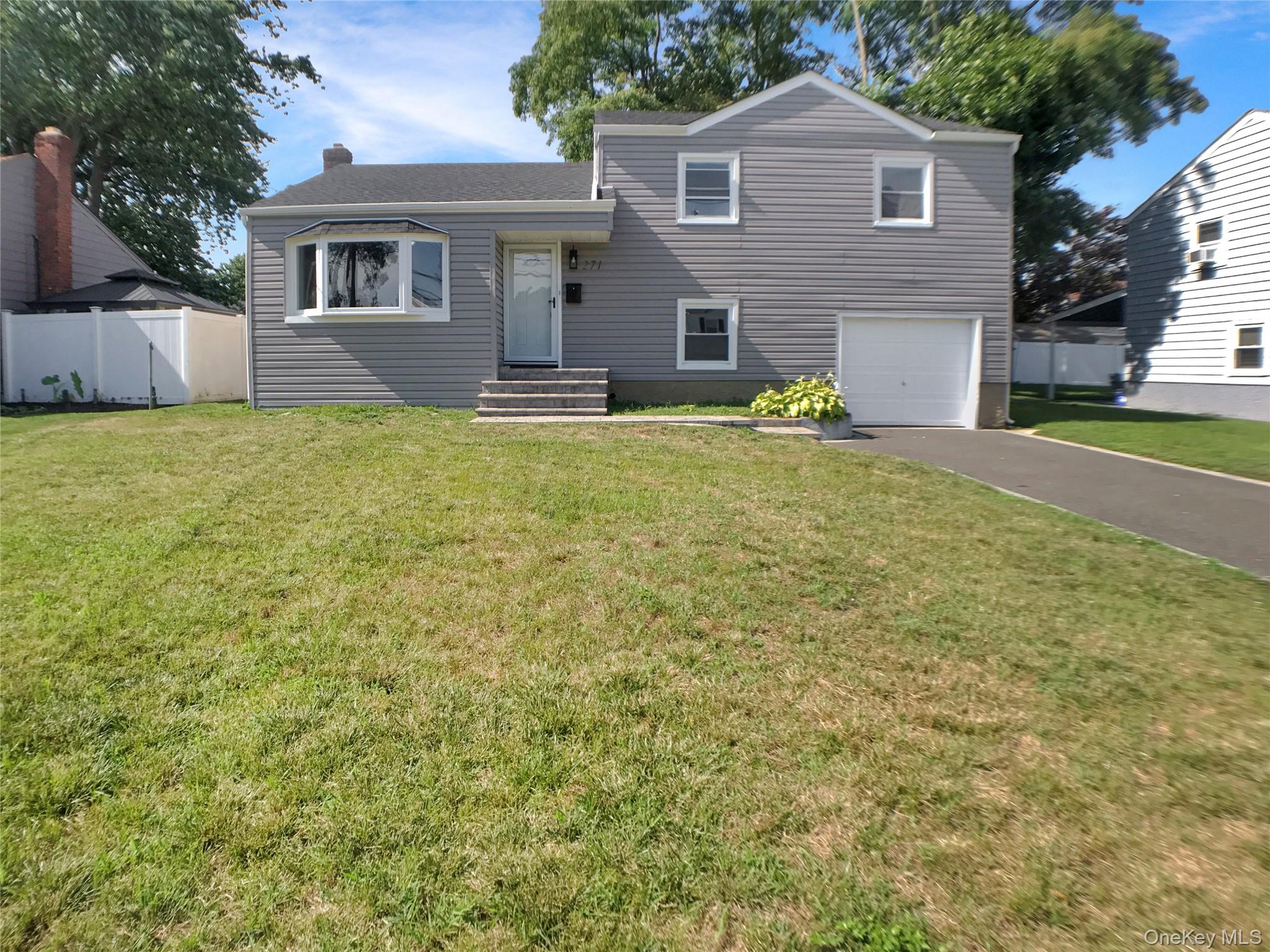 #1 photo, 271 Lincoln Avenue, ناسو Roosevelt , NY 11575