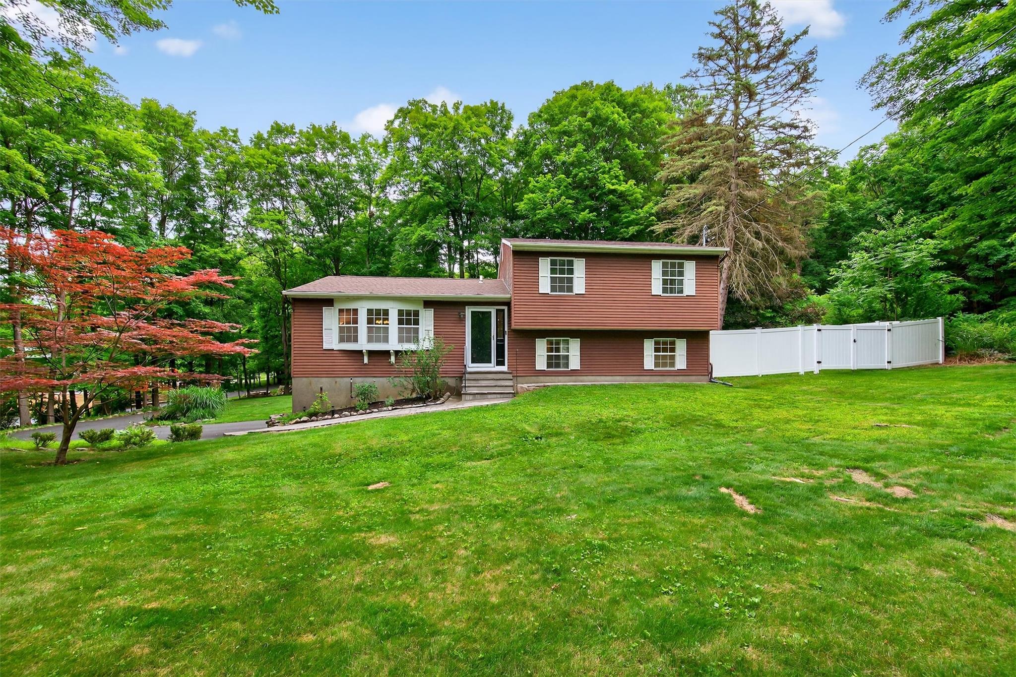 #1 photo, 9 Mine Hill Road, Cornwall , NY 12518