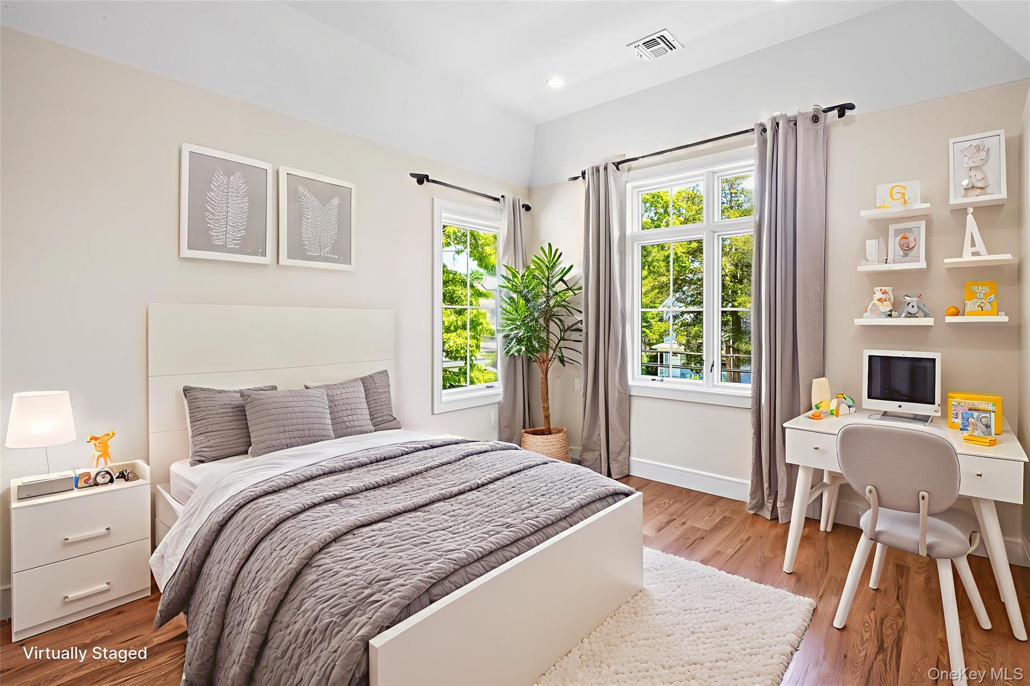 #13 photo, 22 N Maryland Avenue, ナッソー郡 Port Washington , NY 11050