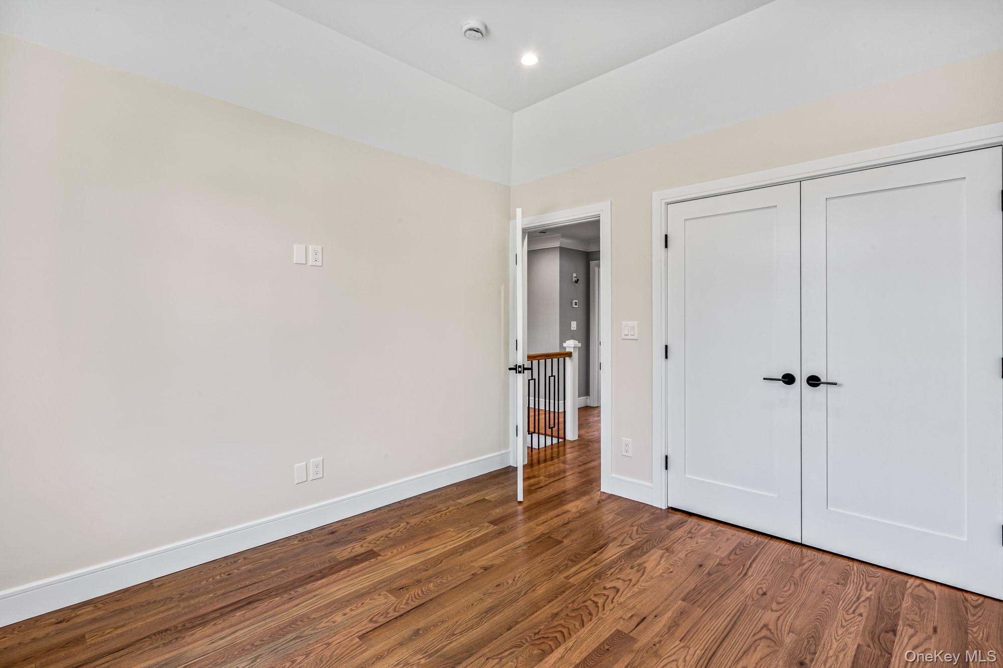 #19 photo, 22 N Maryland Avenue, ナッソー郡 Port Washington , NY 11050