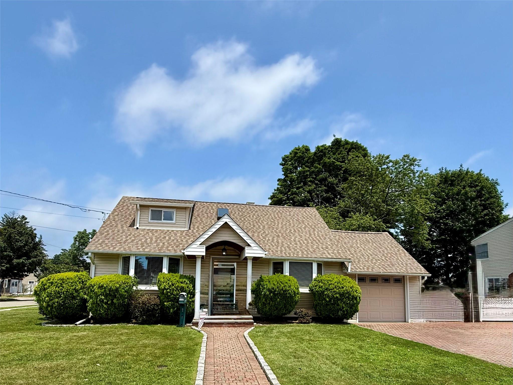 #1 photo, 7 Ronald Avenue, Hicksville , NY 11801