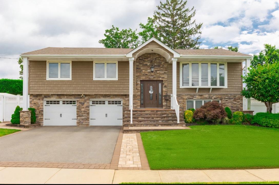 #1 photo, 11 LARCH LANE, Massapequa Park , NY 11762