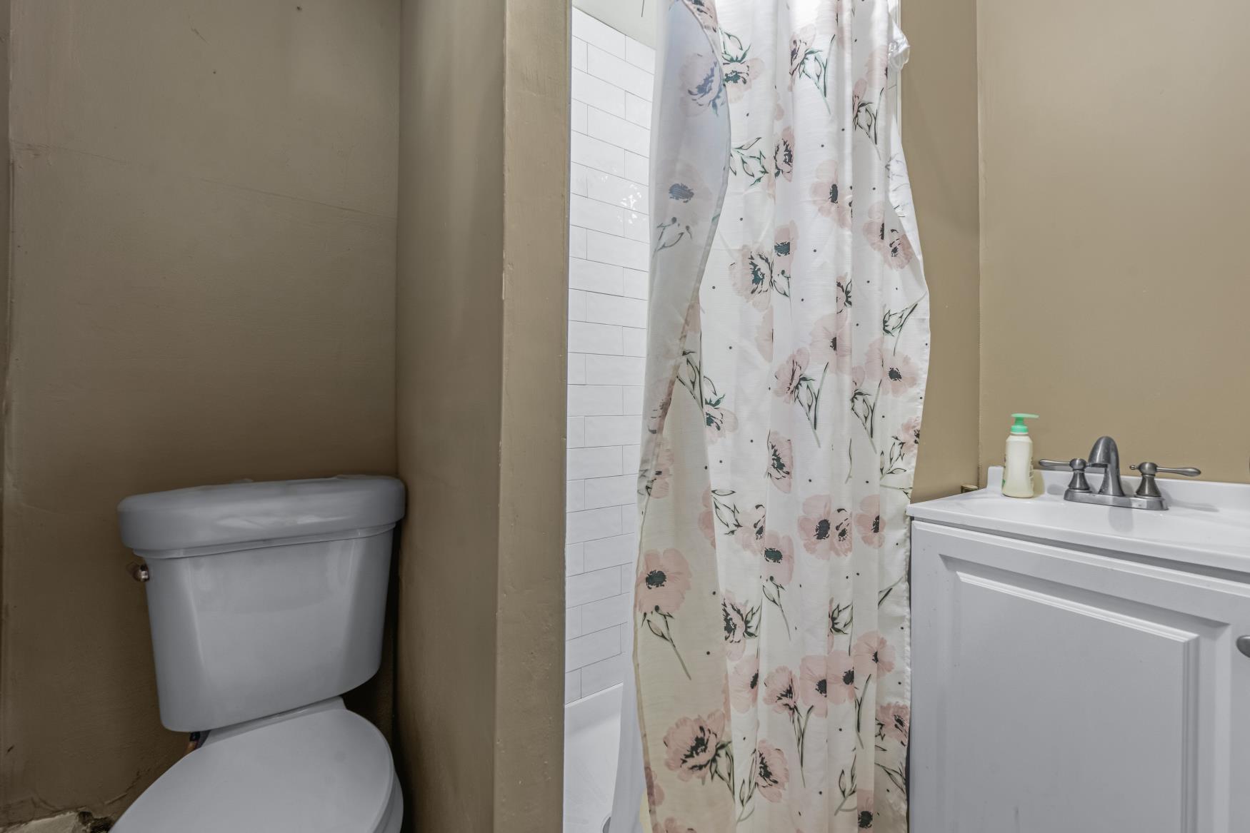 #14 photo, 57 Rockland Avenue, 東長島 West Babylon , NY 11704