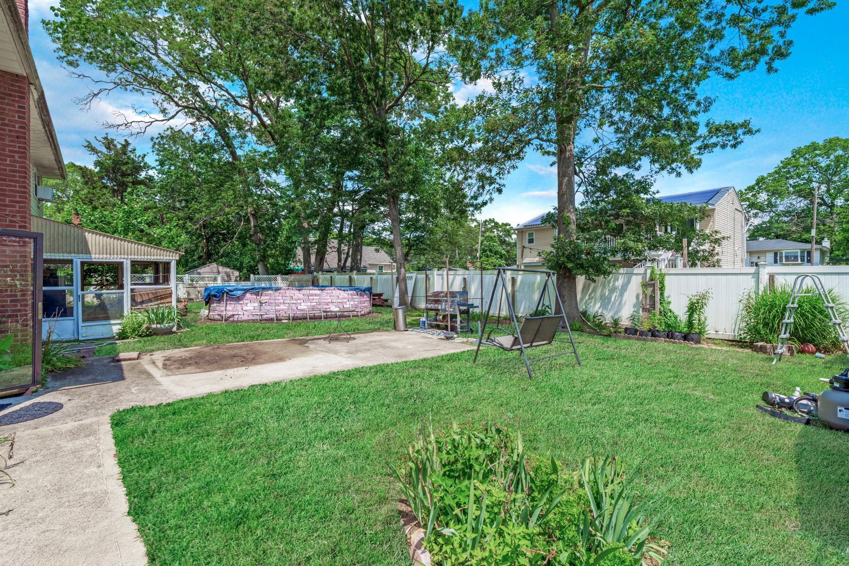 #15 photo, 57 Rockland Avenue, 東長島 West Babylon , NY 11704