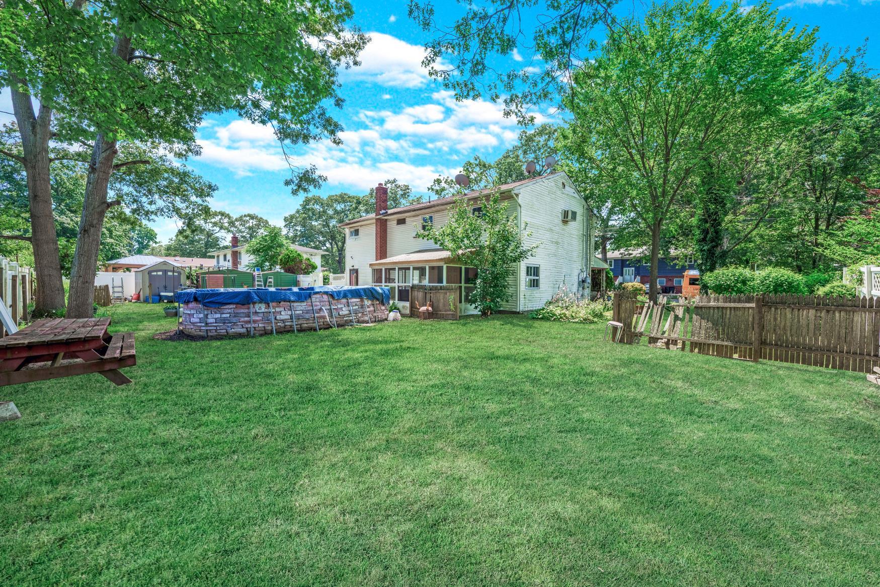 #16 photo, 57 Rockland Avenue, 東長島 West Babylon , NY 11704