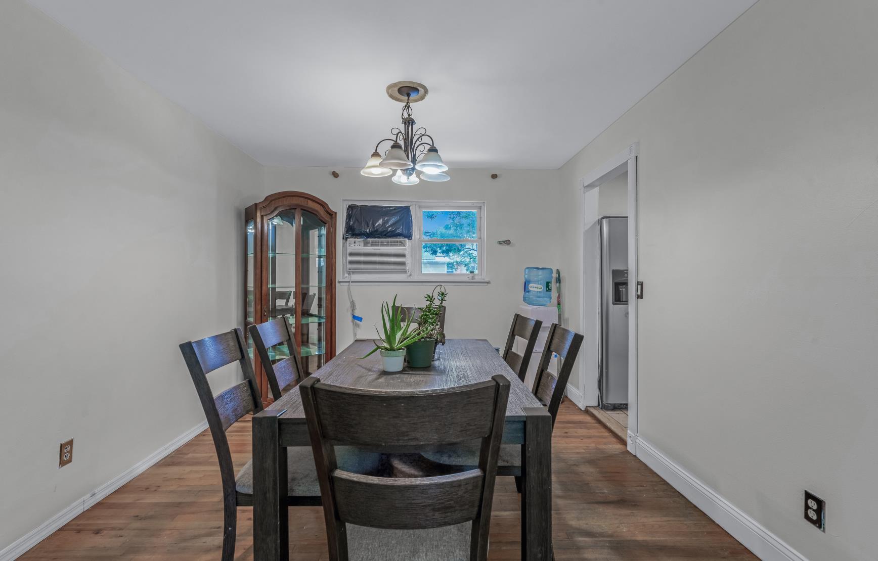 #4 photo, 57 Rockland Avenue, 東長島 West Babylon , NY 11704