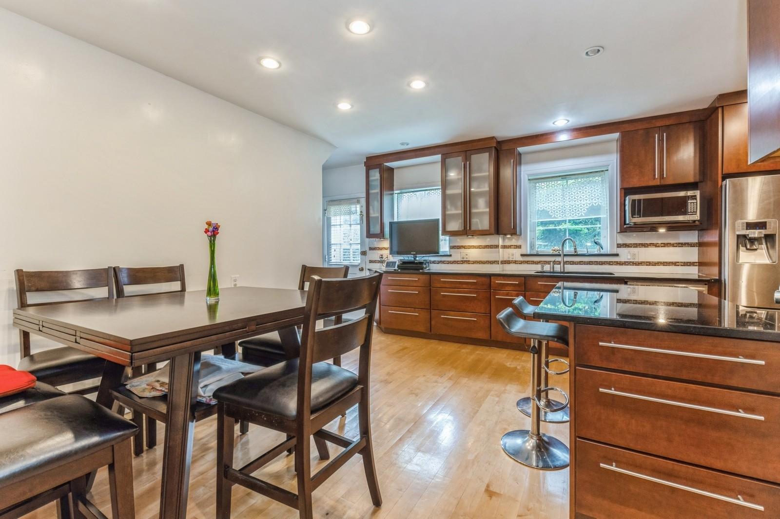 #10 photo, 83-24 Edgerton Boulevard, クイーンズ区 Jamaica Estates , NY 11432