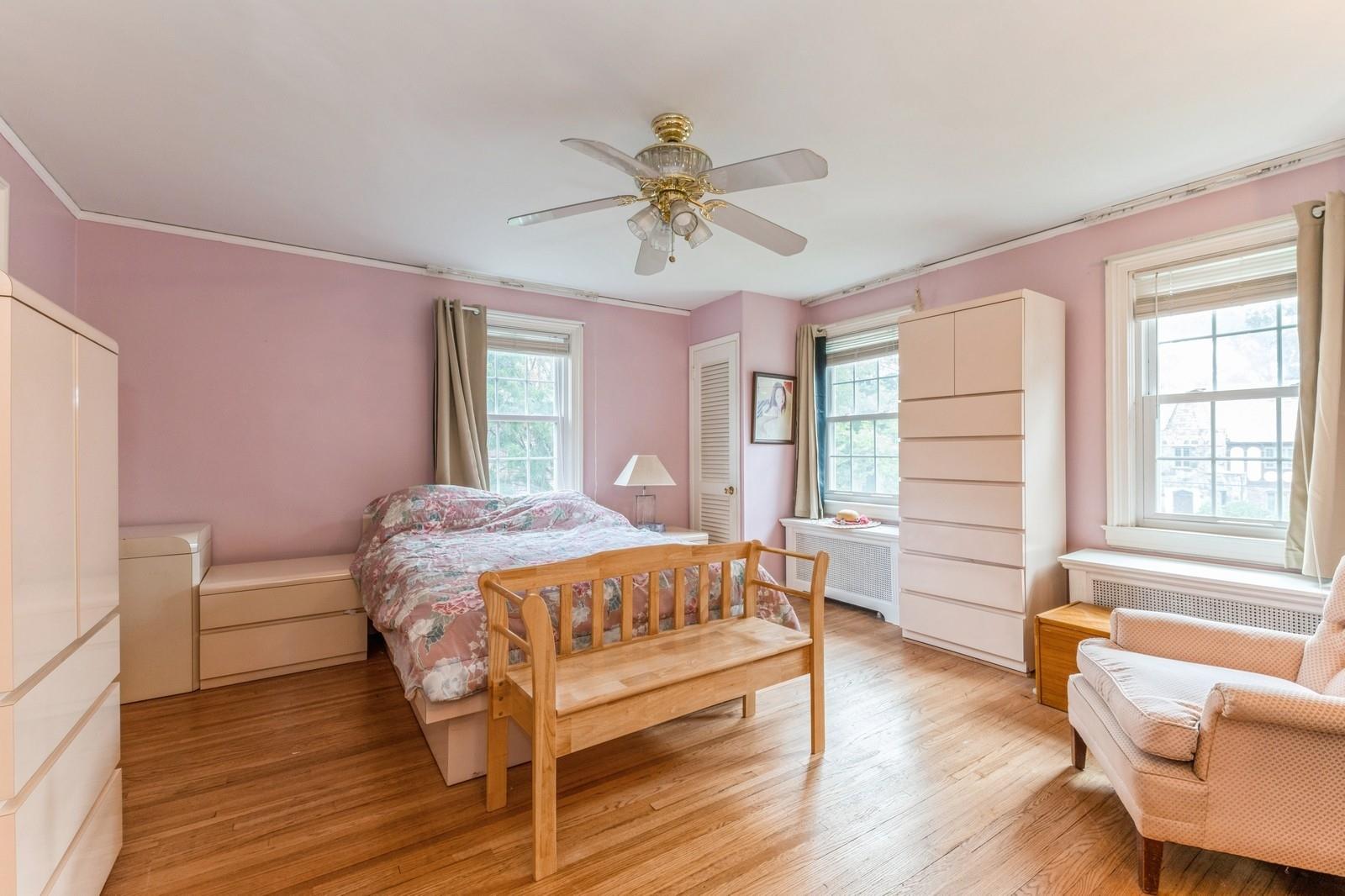 #14 photo, 83-24 Edgerton Boulevard, クイーンズ区 Jamaica Estates , NY 11432