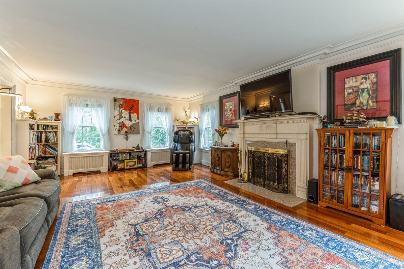 #6 photo, 83-24 Edgerton Boulevard, クイーンズ区 Jamaica Estates , NY 11432