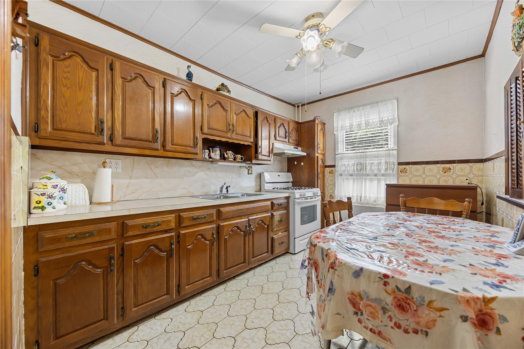 #16 photo, 69-31 59th Road, Maspeth , NY 11378