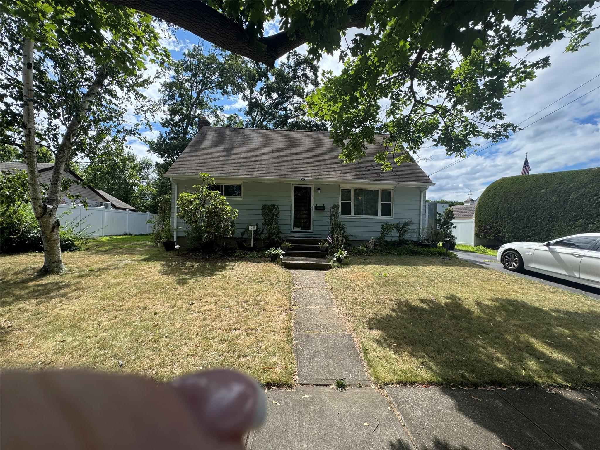 #1 photo, 20 Hemlock Drive, Farmingdale , NY 11735