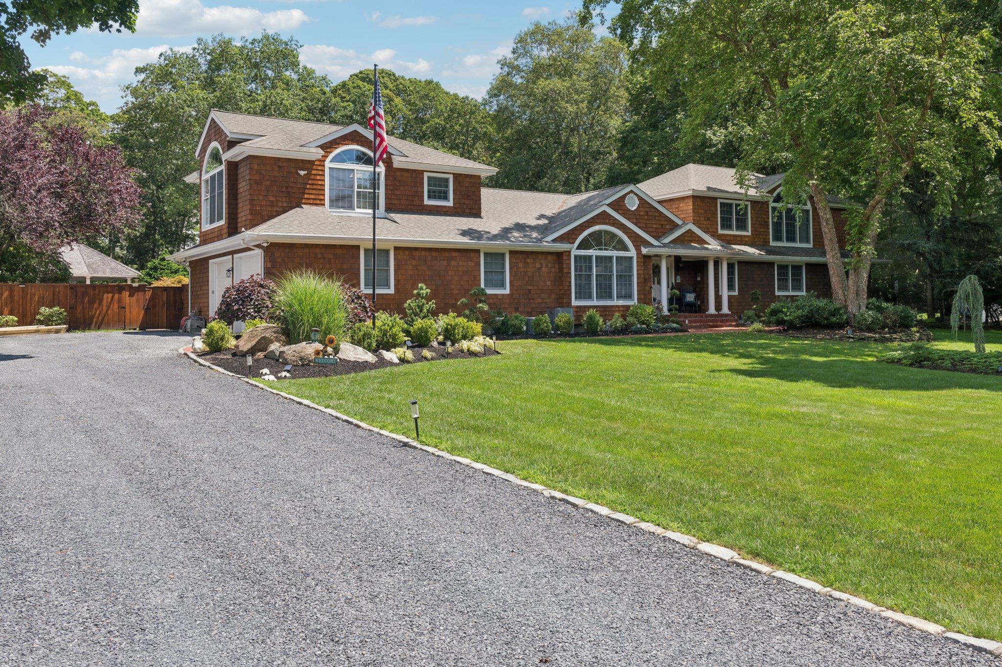 #1 photo, 21 Inlet View Path, 東長島 East Moriches , NY 11940