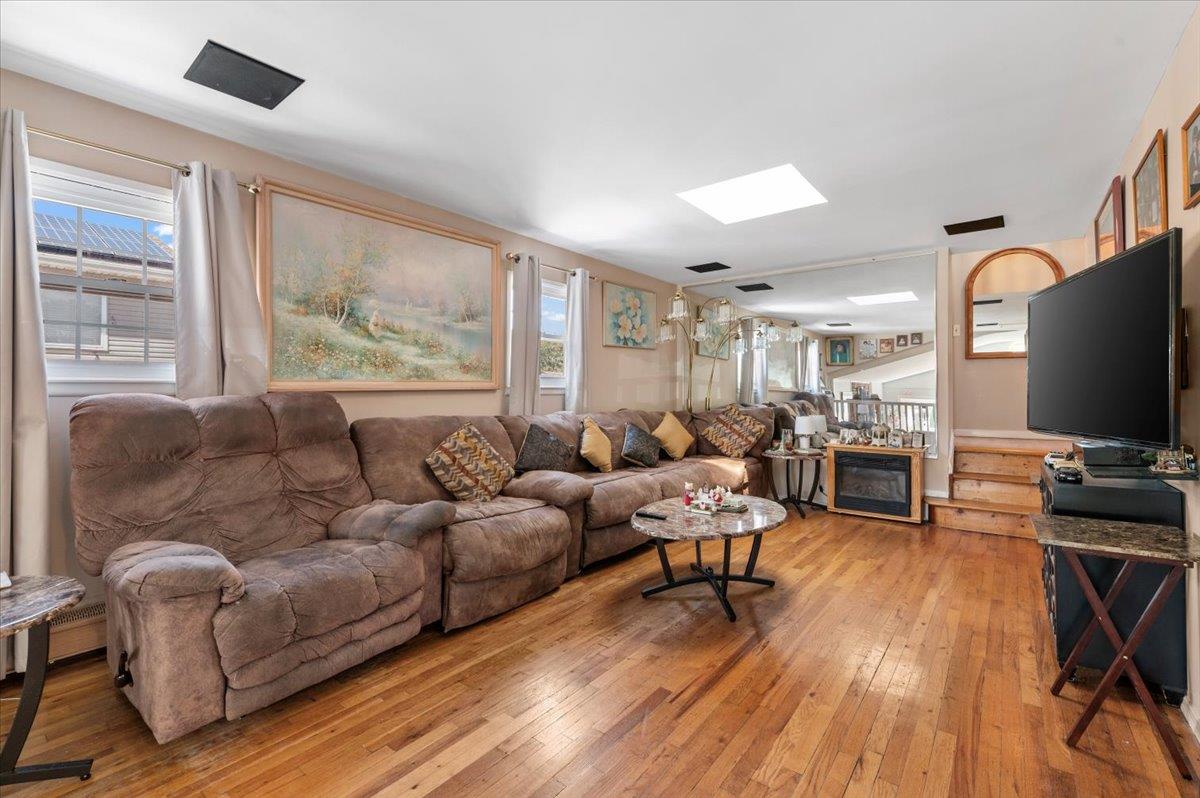 #13 photo, 46 Knoll Street, サフォーク郡 Lindenhurst , NY 11757