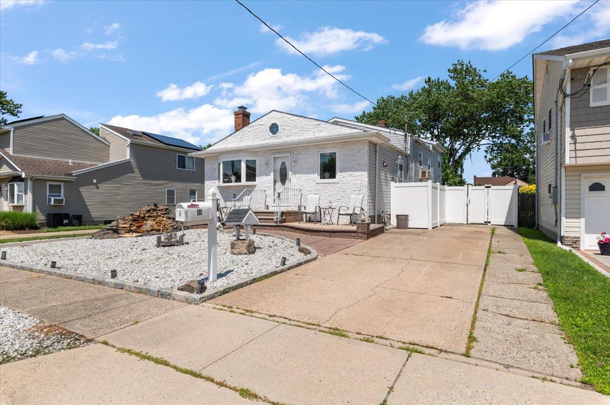 #2 photo, 46 Knoll Street, サフォーク郡 Lindenhurst , NY 11757