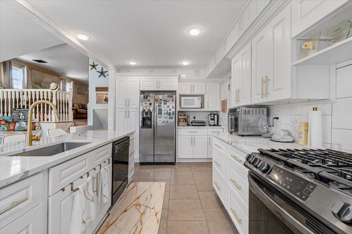 #5 photo, 46 Knoll Street, サフォーク郡 Lindenhurst , NY 11757