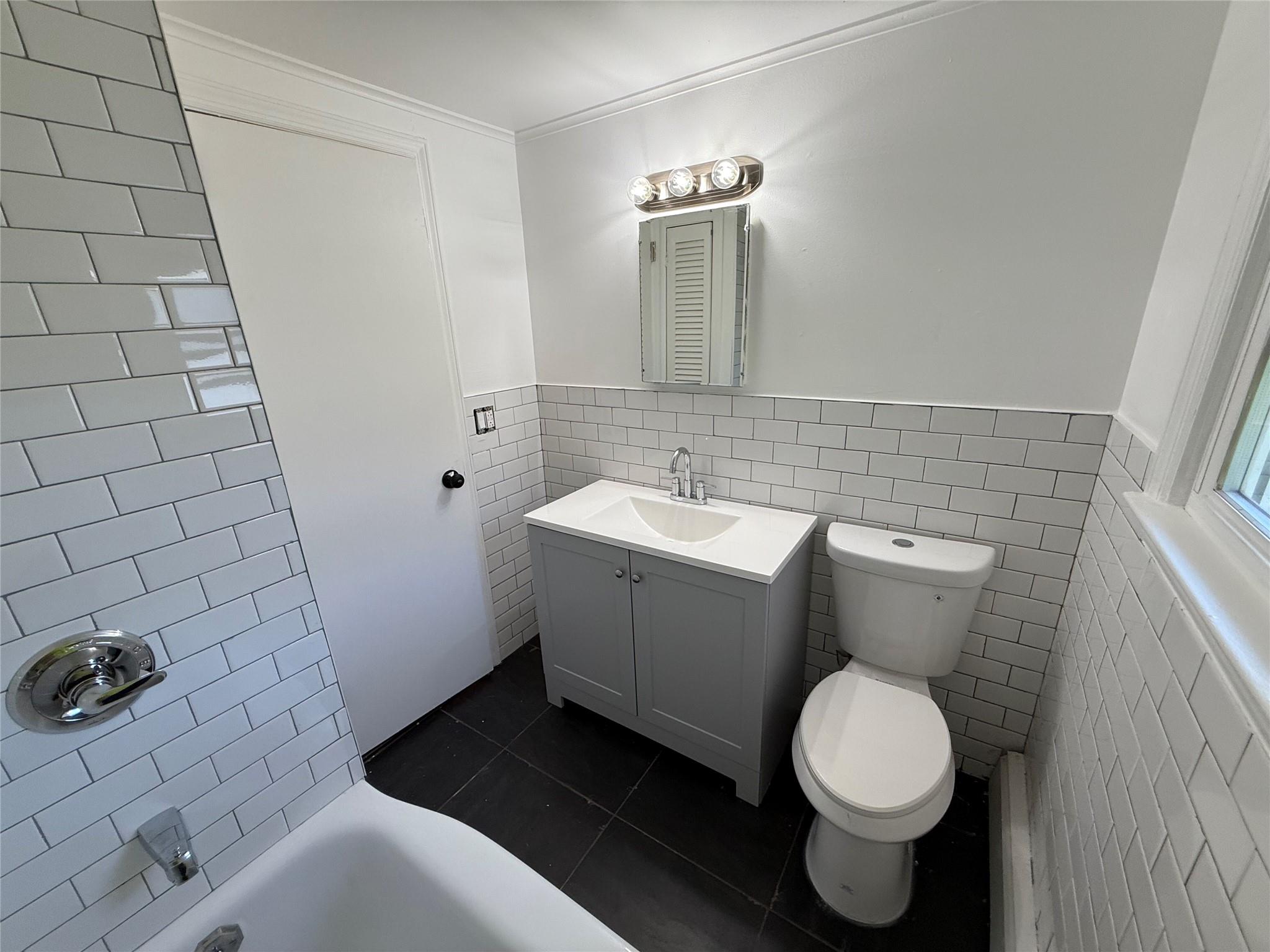 #17 photo, 83 Smith Lane, サフォーク郡 Medford , NY 11763