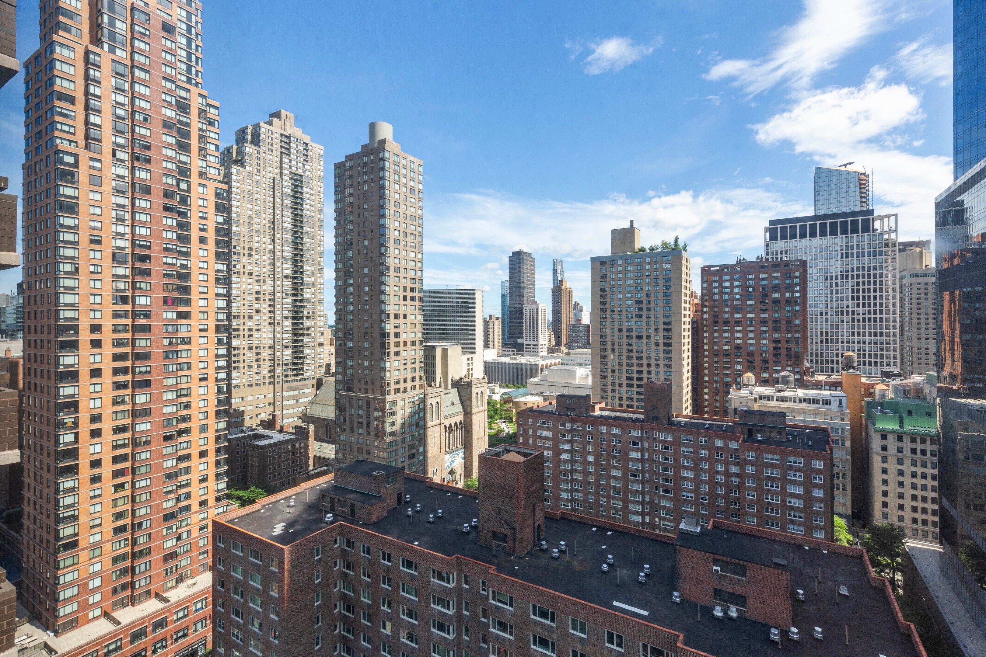 #13 photo, 347 W 57th Street, マンハッタン Hells Kitchen , NY 10019