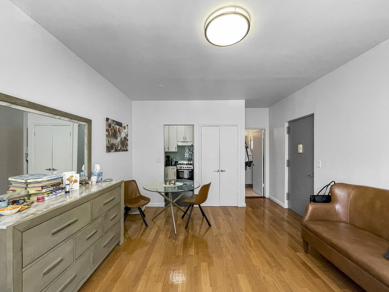 #2 photo, New York City, 맨해튼 East Village , NY 10003