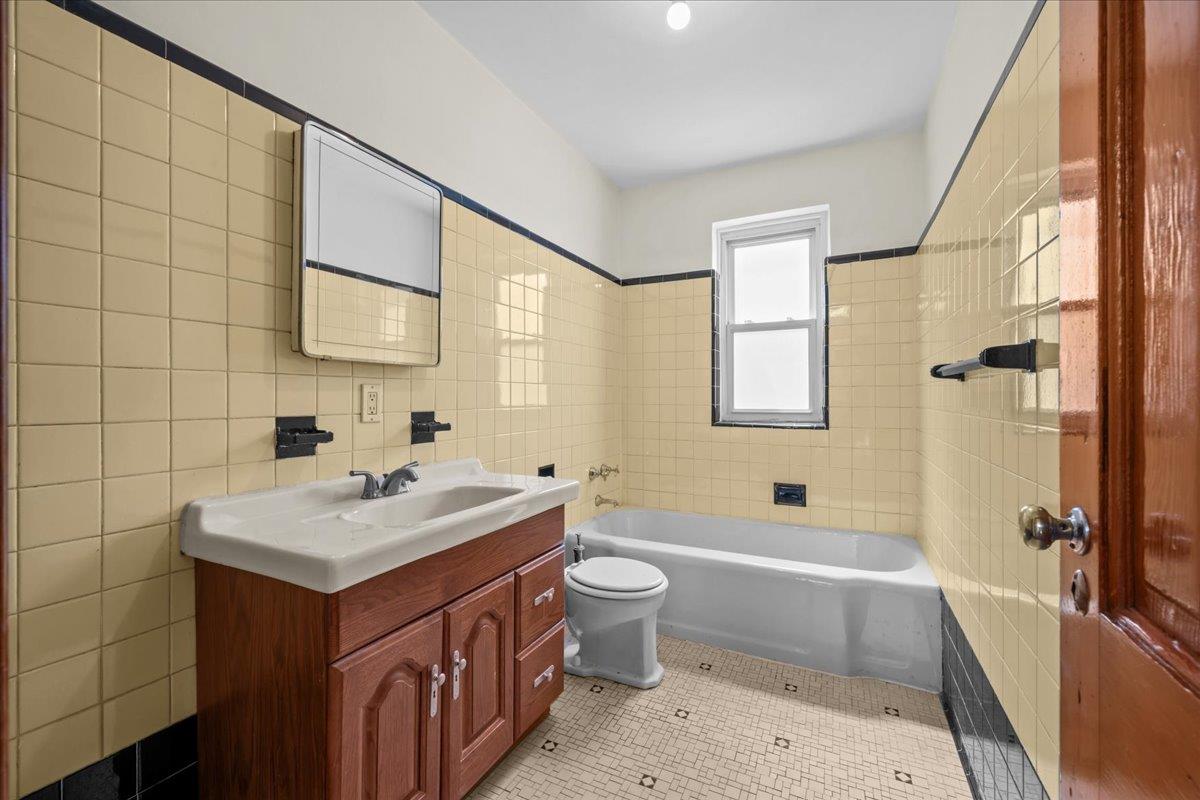 #17 photo, 140 VAN CORTLANDT Park S, ブロンクス区 Kingsbridge , NY 10463