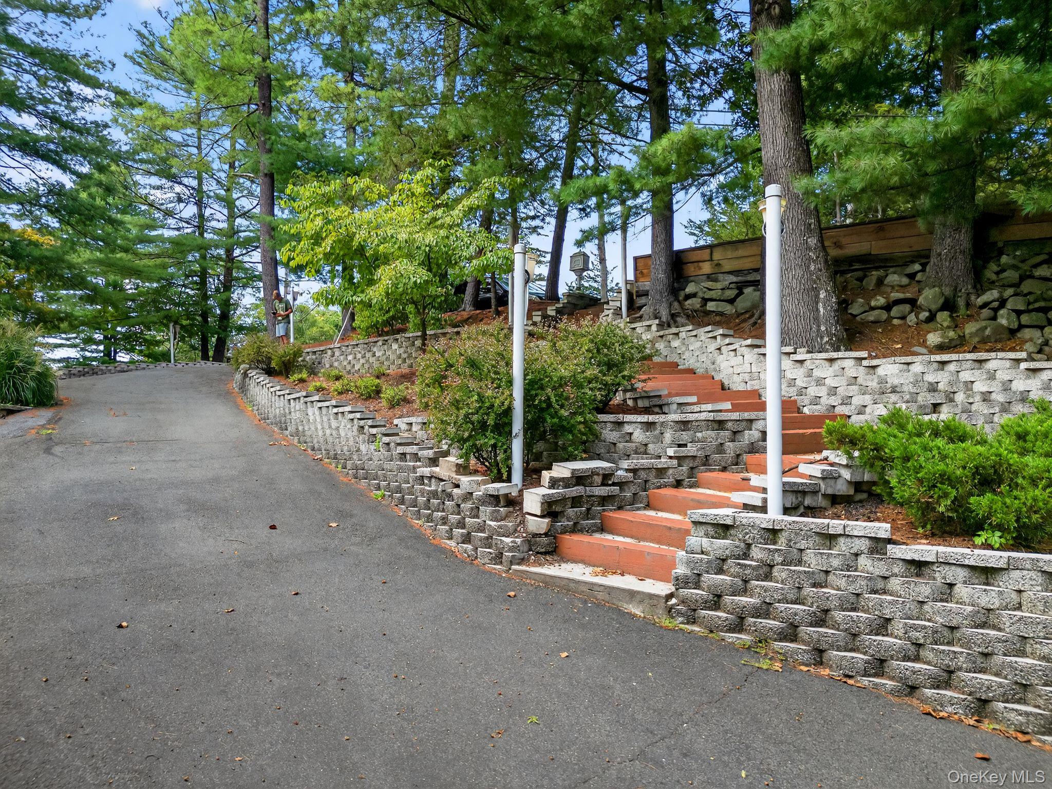 #7 photo, 21 Hillside Court, Suffern , NY 10901