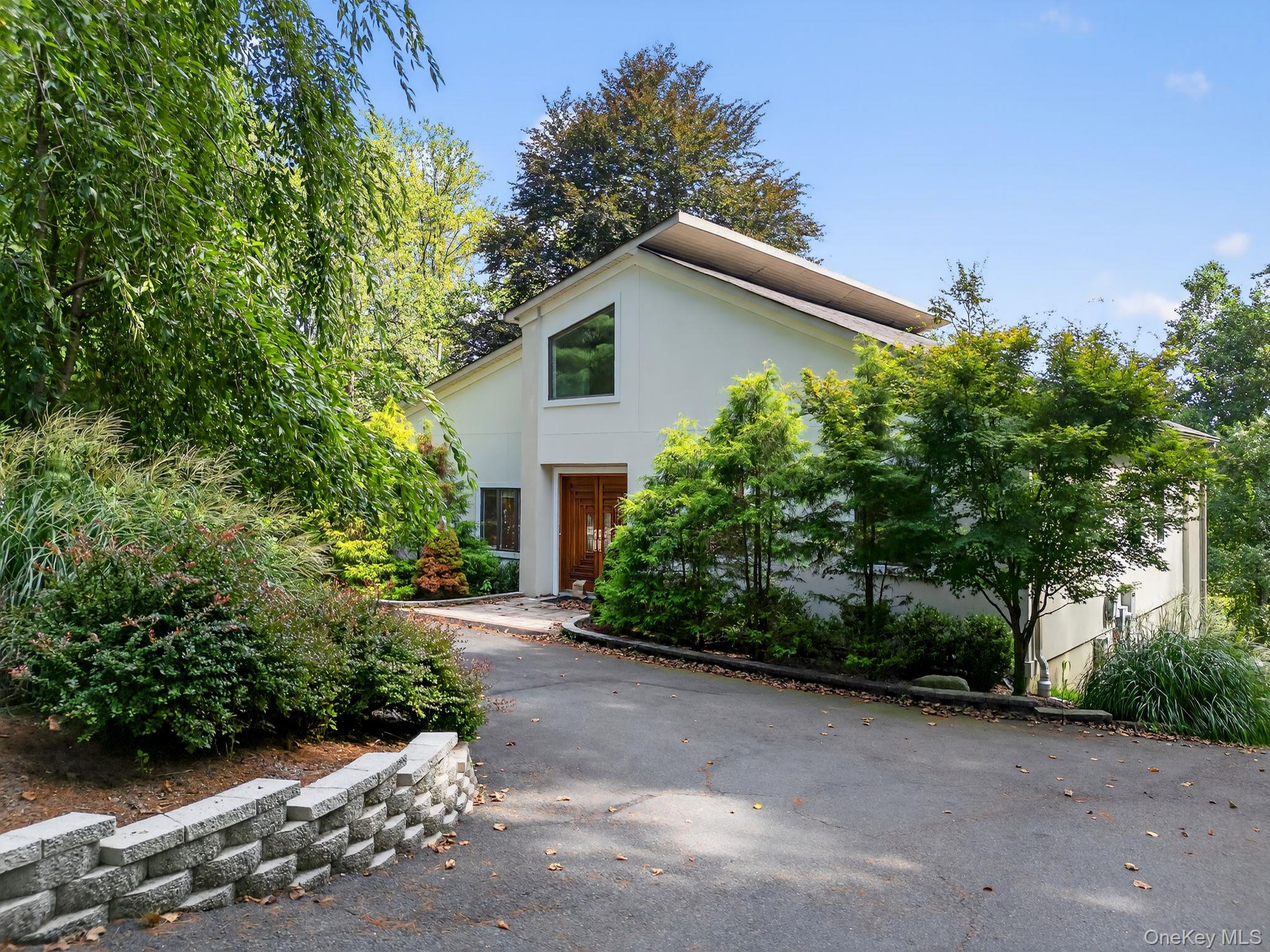 #8 photo, 21 Hillside Court, Suffern , NY 10901