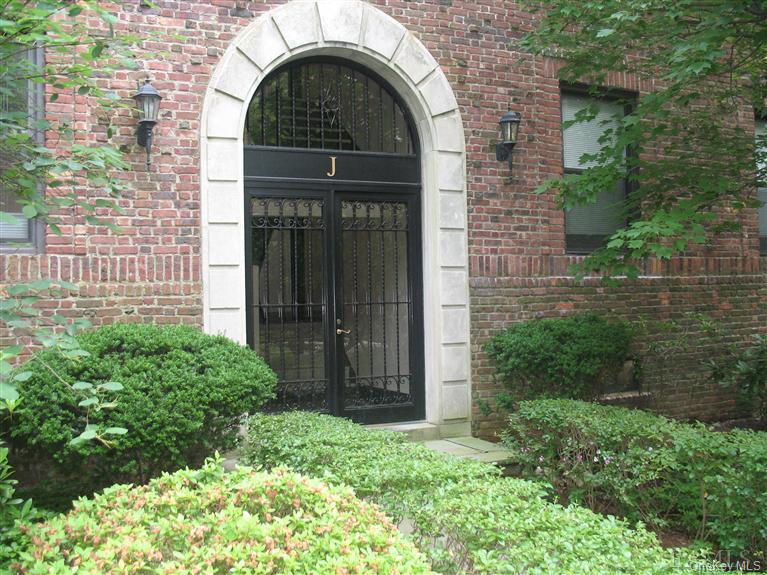 #2 photo, 64 Sagamore Road, Bronxville , NY 10708