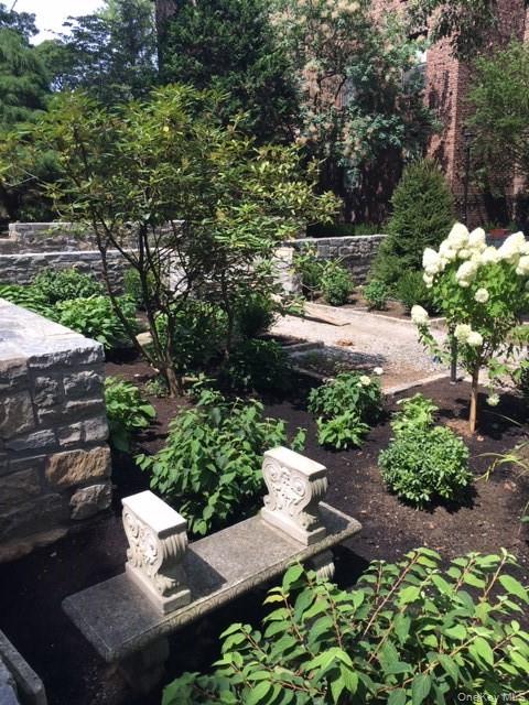 #20 photo, 64 Sagamore Road, Bronxville , NY 10708