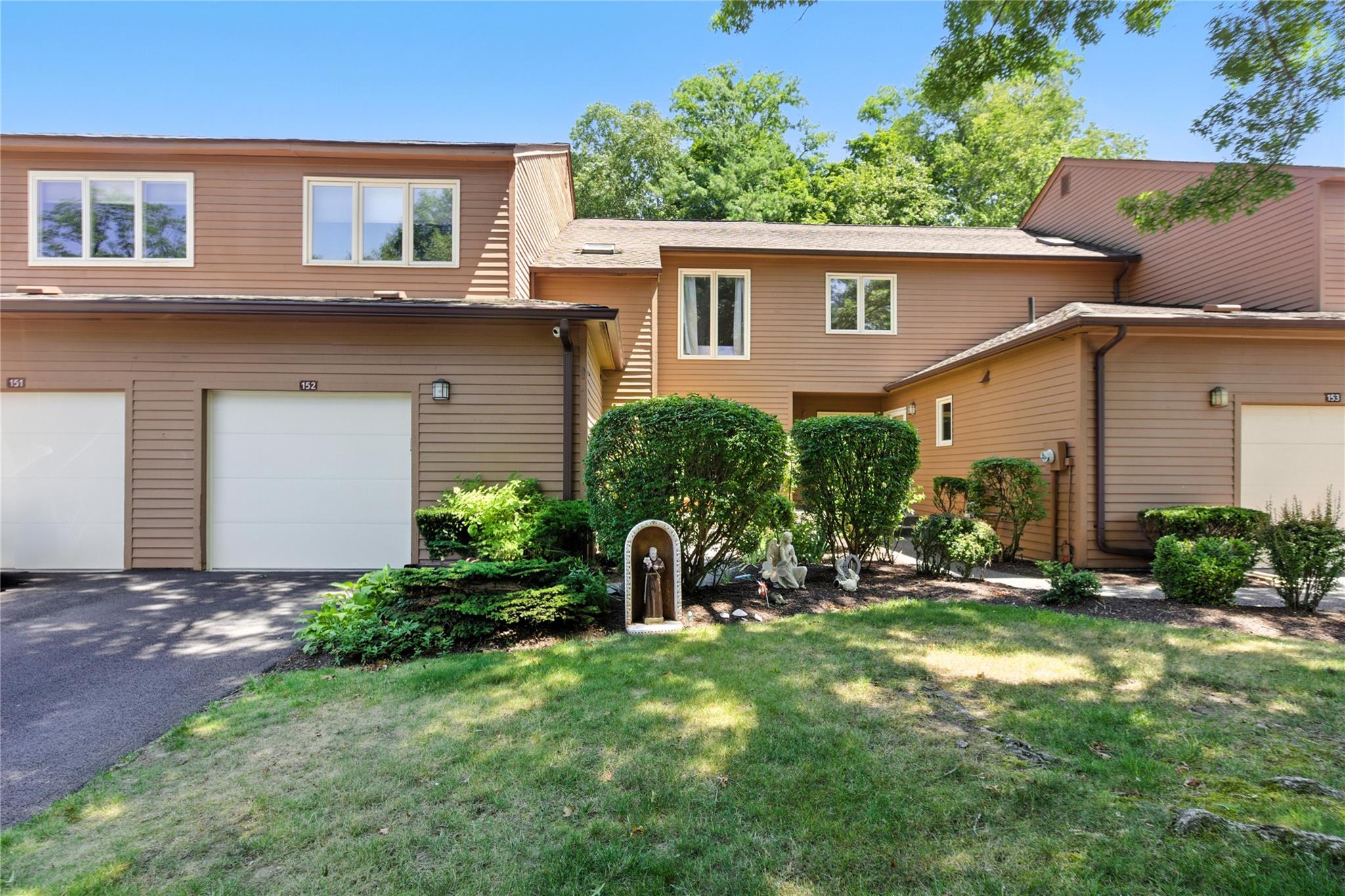 #1 photo, 152 Ridgeview Lane, Yorktown Heights , NY 10598