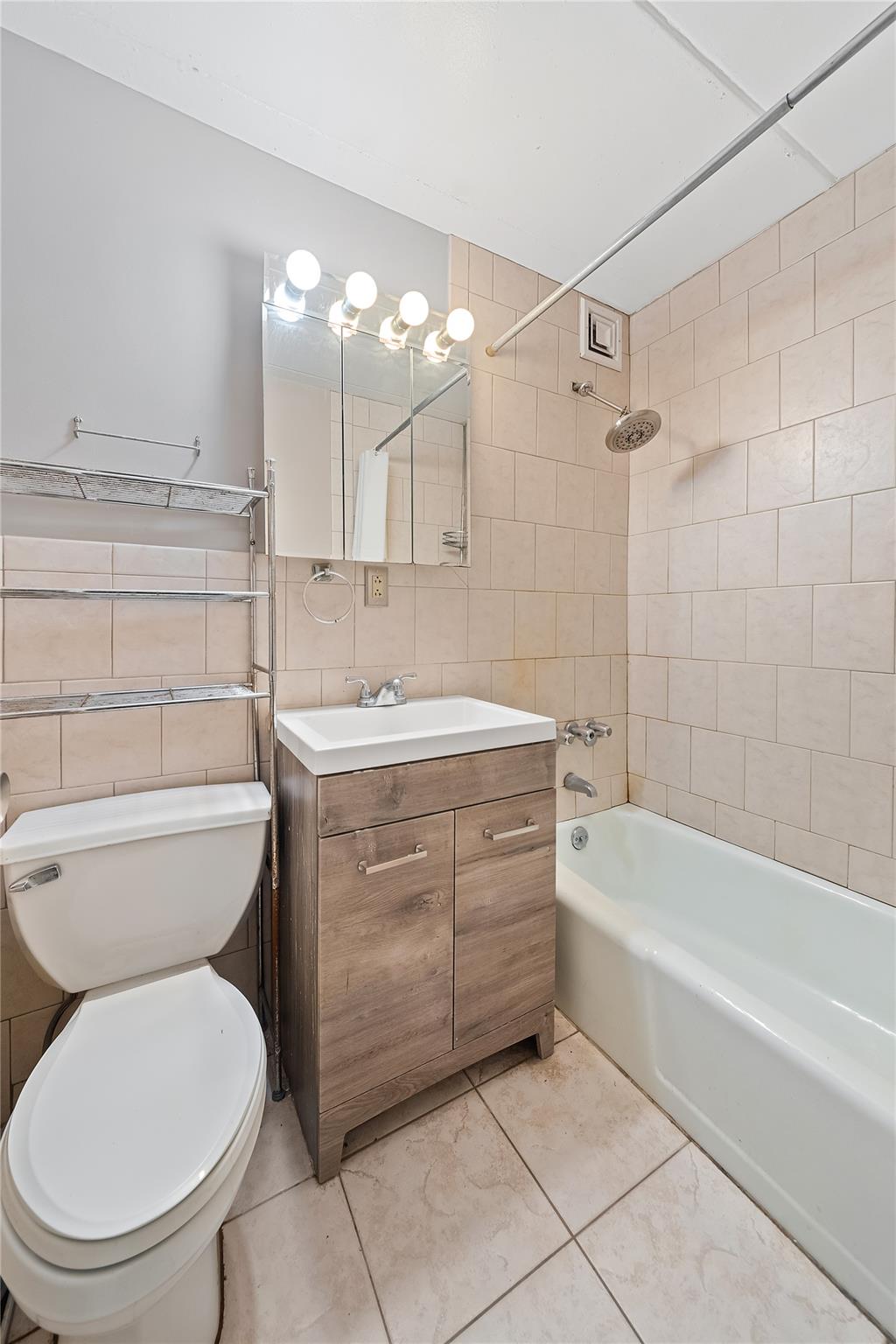 #12 photo, 2035 Central Park Avenue, Yonkers , NY 10710