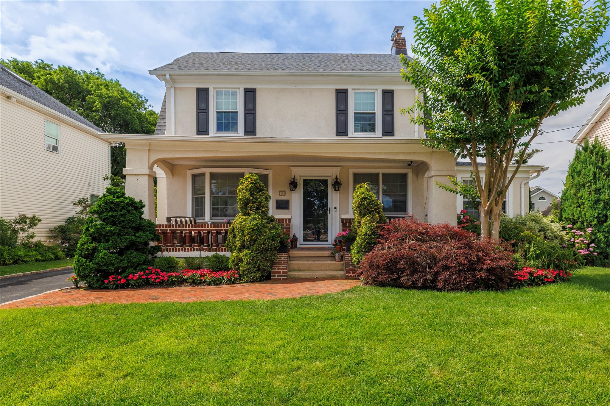 #1 photo, 8 Windsor Place, Lynbrook , NY 11563