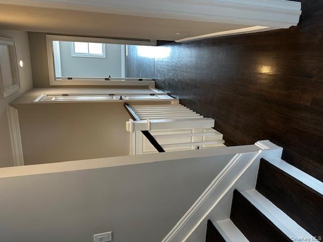 #10 photo, 558 Oxford Road, Cedarhurst , NY 11516