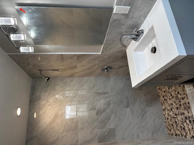 #13 photo, 558 Oxford Road, Cedarhurst , NY 11516