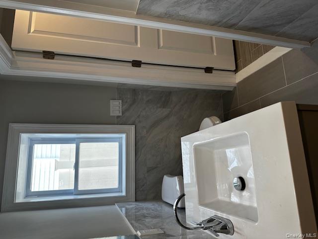 #15 photo, 558 Oxford Road, Cedarhurst , NY 11516