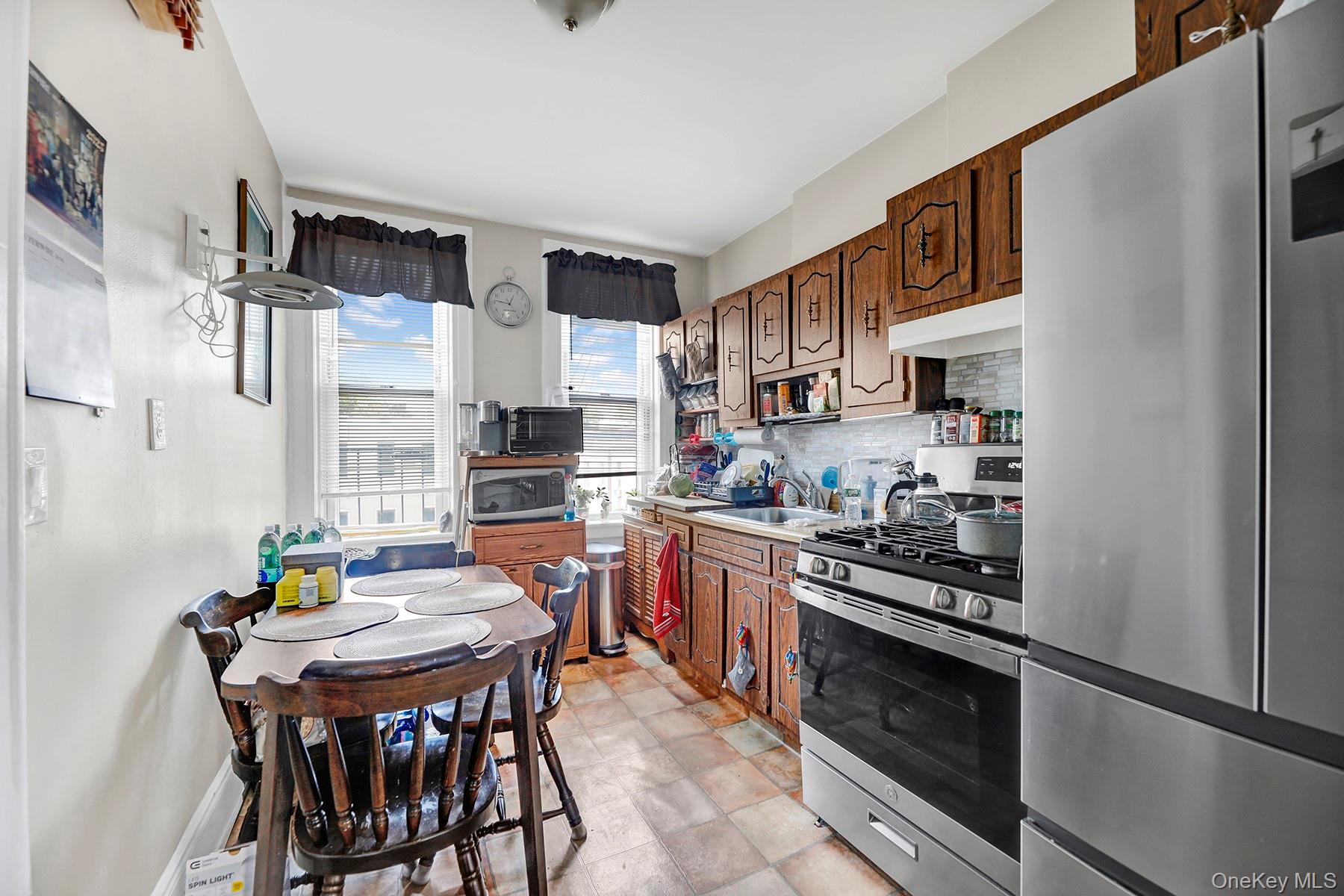 #16 photo, 63-40 Fresh Pond Road, クイーンズ区 Ridgewood , NY 11385