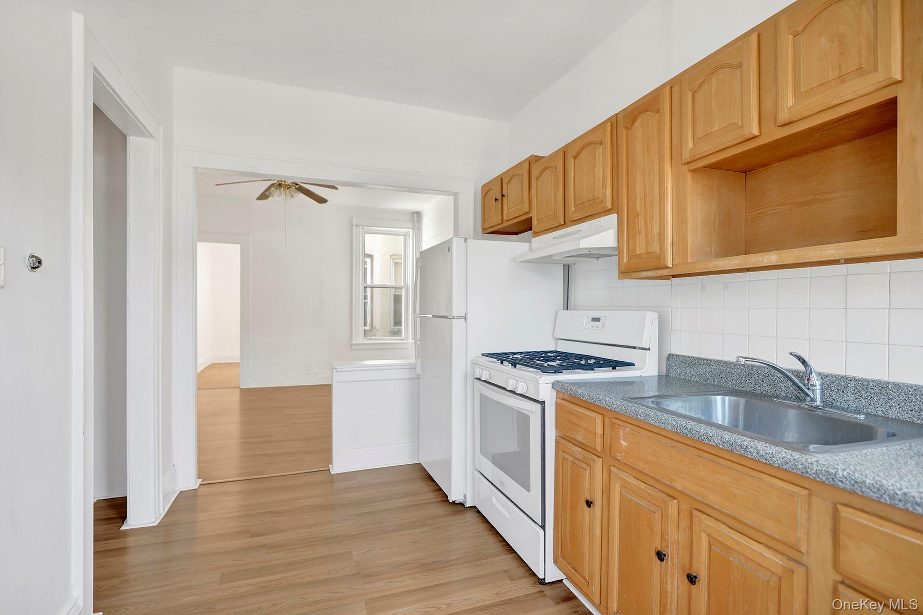 #7 photo, 63-40 Fresh Pond Road, クイーンズ区 Ridgewood , NY 11385