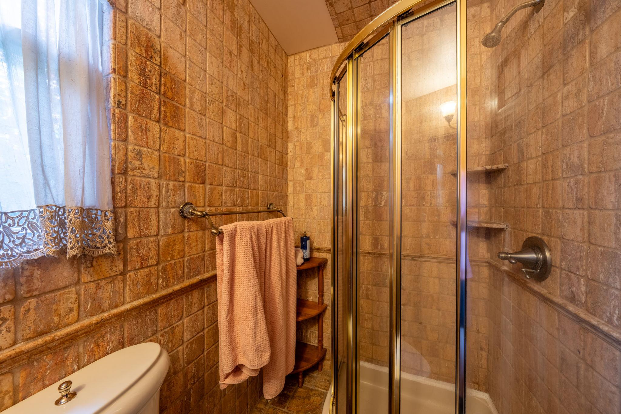 #11 photo, 65 Earle Avenue, ناسو Lynbrook , NY 11563