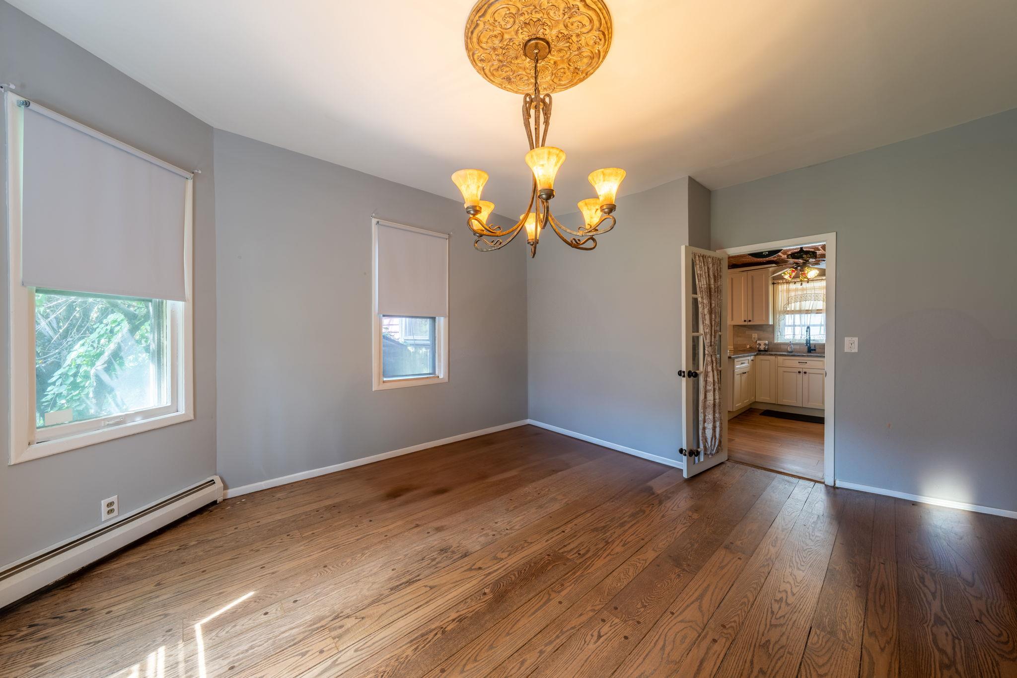 #12 photo, 65 Earle Avenue, ناسو Lynbrook , NY 11563