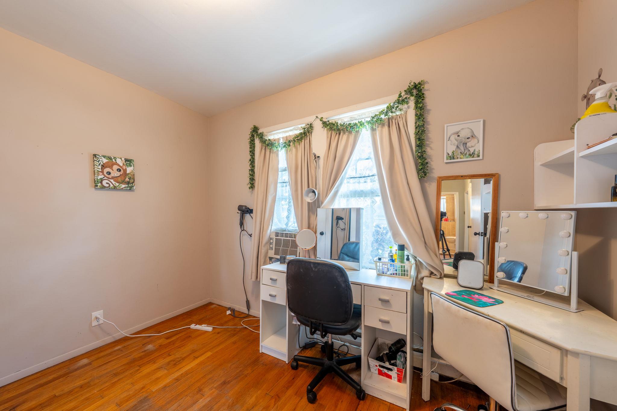 #19 photo, 65 Earle Avenue, ناسو Lynbrook , NY 11563