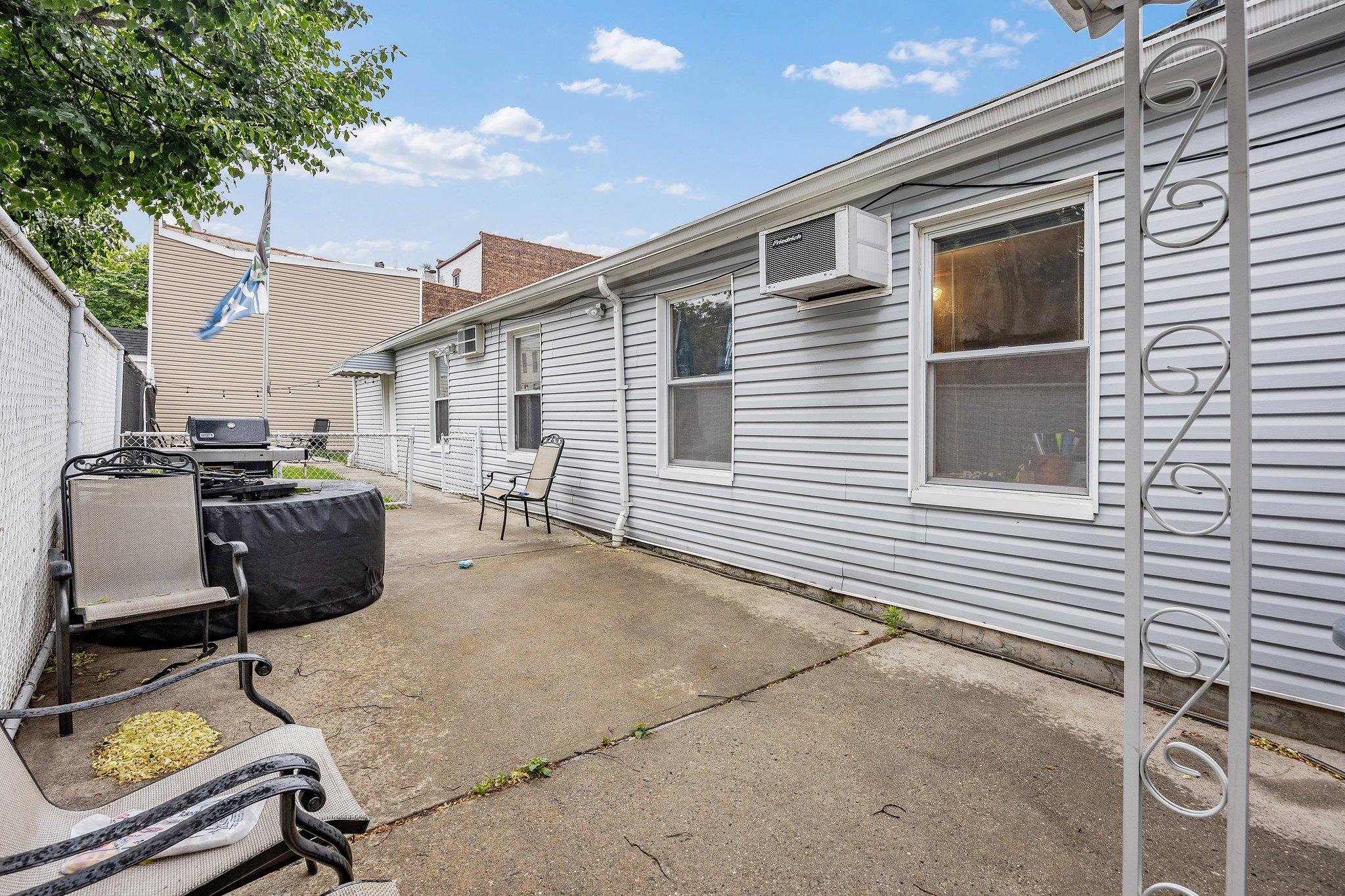 #19 photo, 5801 59th Street, Maspeth , NY 11378